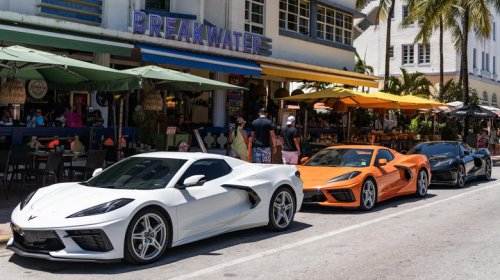Chevy, These are the biggest differences between the Chevy C8 Corvette Stingray and Z06