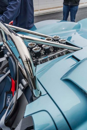 Al volante del Nichols N1A: superdeportivo con traje retro