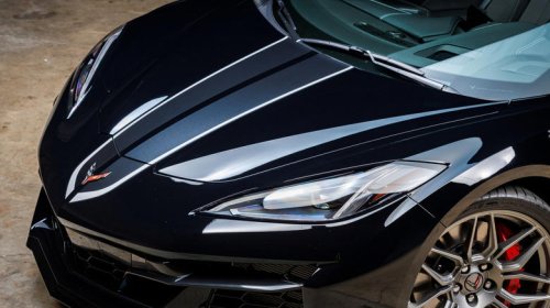 Chevy, These are the biggest differences between the Chevy C8 Corvette Stingray and Z06