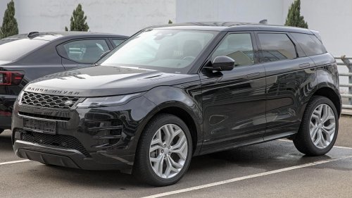 9 cars owners are quietly trading in early