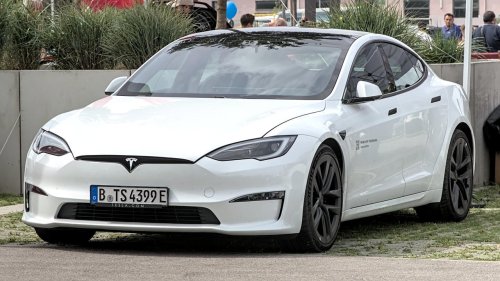 9 cars owners are quietly trading in early