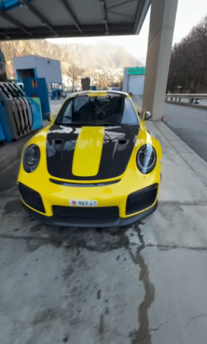 Aleix Espargaró y su bestial Porsche 911 GT2 RS podrían retar a Plex y su Porsche 911 GT3 RS