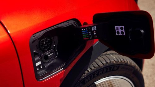 El coche eléctrico sigue siendo minoría real: menos del 1% del parque móvil en España y solo un 2,3% en Europa
