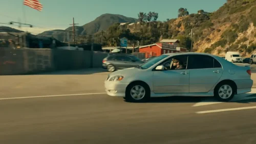 Ni Rolls-Royce ni Ferrari Testarossa, Bad Bunny se queda con su Toyota Corolla de 2003
