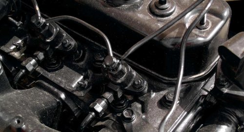 Qué son los tornillos de culata del coche y por qué pueden provocar una avería grave en el motor