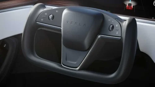 El país de las locuras tecnológicas va a poner fin a una locura tecnológica que puso de moda Elon Musk: el volante 'yoke'