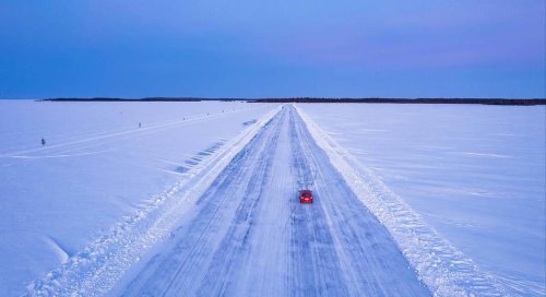 Ocho años después, vuelve a abrir la «carretera del hielo»: una ruta de 20 kilómetros congelados que une dos islas de Estonia