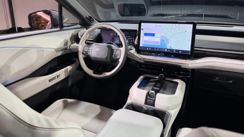 How the 2027 Toyota Highlander stacks up against its three-row EV competition