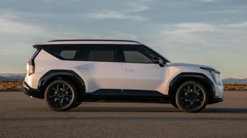 How the 2027 Toyota Highlander stacks up against its three-row EV competition