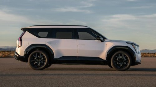 Toyota, How the 2027 Toyota Highlander stacks up against its three-row EV competition
