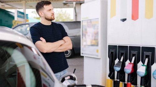 Stellantis recupera el diésel ante las dificultades para competir con sus coches eléctricos