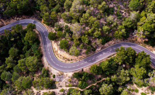 La DGT lanza un aviso urgente: cinco consejos al conducir por carreteras convencionales este invierno