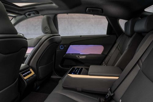 注目の新世代レクサスESのフライング受注がすでに始まっているのか、レクサスディーラーにこっそり訪ねた結果