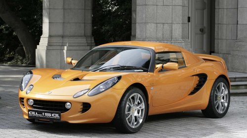 Pontiac Vibe: The Toyota-built car that shared DNA with a British sports car