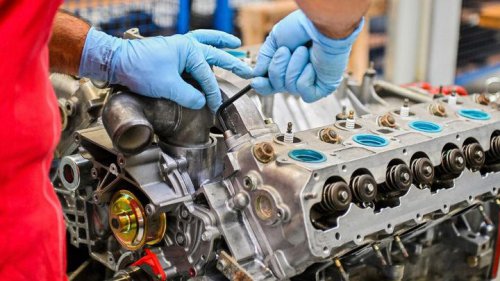 El corazón de la industria del motor en Europa, cerca del paro cardíaco: así está el hogar de Porsche y Mercedes