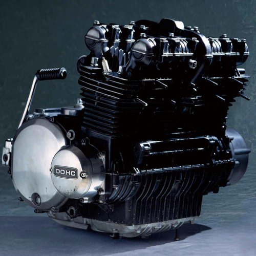 カワサキ「900SUPER4（Z1）」｜世界最速・戦国期に生まれ王座に君臨し続けた究極【KAWASAKI Z大全】