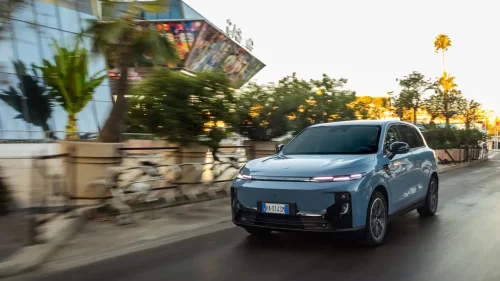 Confirmado: la marca china Leapmotor fabricará sus coches en la planta de Figueruelas, Zaragoza, a partir del segundo semestre de 2026
