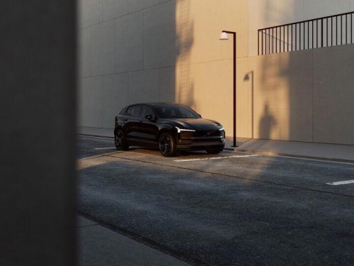 Volvo EX30 gains new base model, improved technology