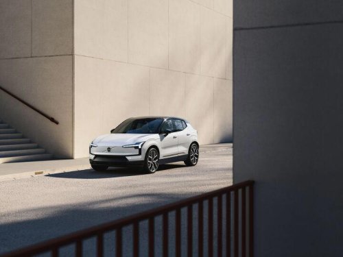 Volvo, Volvo EX30, Volvo EX30 gains new base model, improved technology
