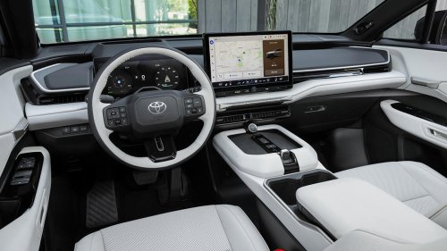 「テスラ、覚悟しろ」トヨタが米国産EV「2027ハイランダー」で正面突破に踏み切った