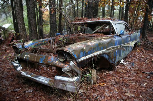Las joyas del desguace de Collins Auto Salvage en Auburn, Georgia