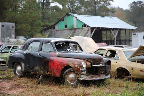 Las joyas del desguace de Collins Auto Salvage en Auburn, Georgia