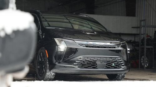 Chrysler shows signs of life: Facelifted Pacifica breaks cover