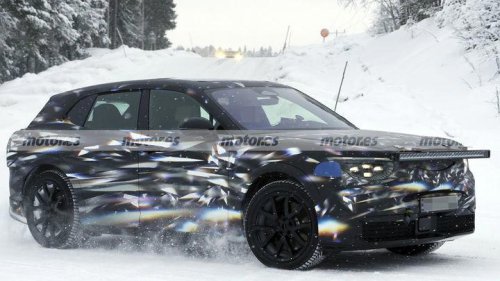 Bentley, El primer SUV compacto eléctrico de Bentley se viene arriba en estas fotos espía sobre nieve