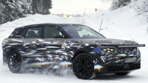 El primer SUV compacto eléctrico de Bentley se viene arriba en estas fotos espía sobre nieve
