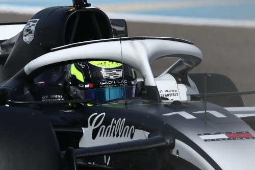 Un expiloto de F1 señala el punto débil de Sergio Pérez en Cadillac: "Bottas está mejor preparado"