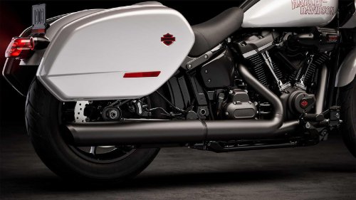The Harley cruiser that nails comfort, presence, and long-distance confidence
