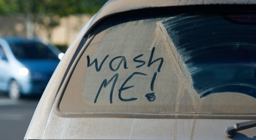 Lluvia de barro: esto es lo que jamás tienes que hacer en tu coche o dañarás la carrocería sin darte cuenta