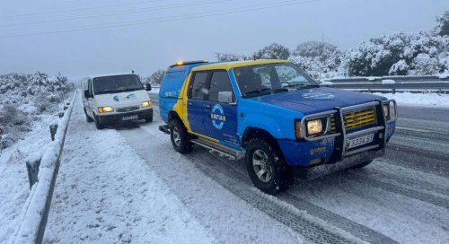 Casi la mitad de los conductores que se quedan tirados en invierno tienen la misma avería en su coche: los servicios de asistencia lo confirman