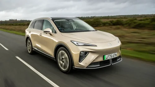 Estos son los coches que se venden en España que más sufren en precio por culpa de los aranceles