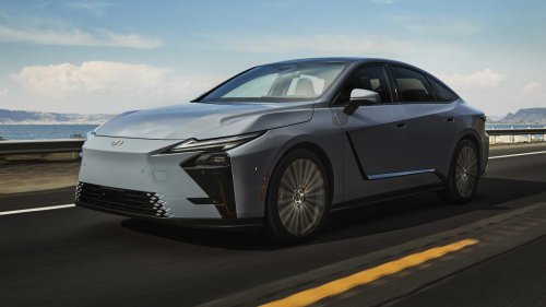 Buyer's advice: A fully-loaded top-spec Toyota Camry vs. the all-new base Lexus ES