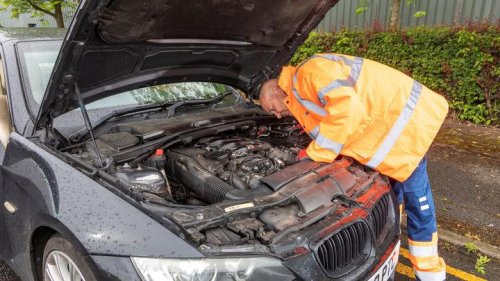 La DGT no tuvo en cuenta un pequeño detalle de la baliza V16 que la puede hacer completamente inútil
