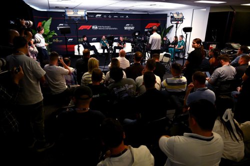 Espectacular rueda de prensa de Adrian Newey, que tira la toalla y mira a 2027: “Me siento”