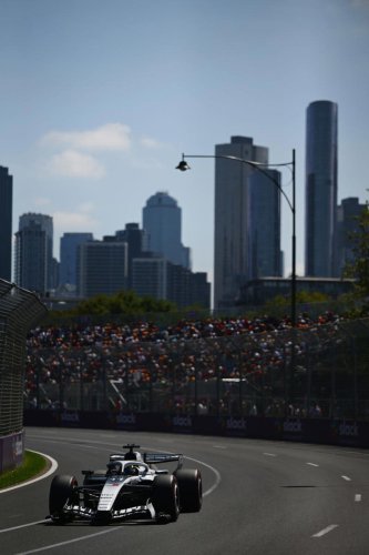 Sergio Pérez re debuta con Cadillac y su inicio no ha sido el mejor: “Tenemos muchísimos problemas”