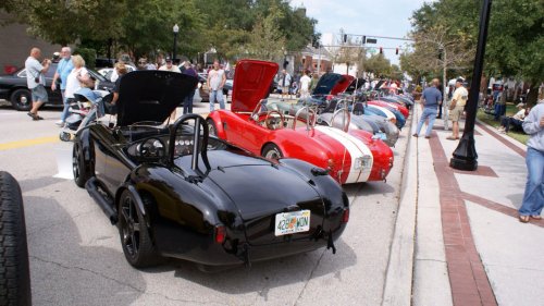 10 classic cars that still look better than modern designs