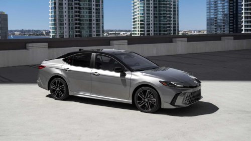 Buyer's advice: A fully-loaded top-spec Toyota Camry vs. the all-new base Lexus ES