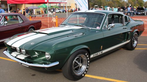 12 classic muscle cars that still turn heads everywhere