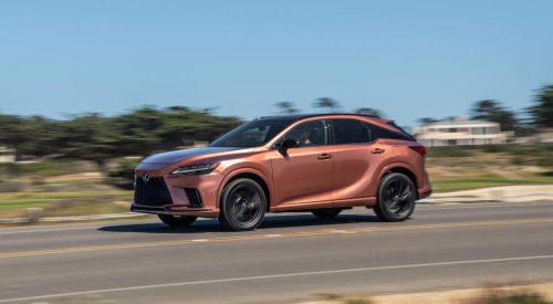 Este coche lo venden en España y arrasa en X: limpia sus faros automáticamente y el maletero tiene un sensor que te puede salvar la vida