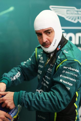 Fernando Alonso, contundente tras su abandono con Aston Martin F1 en el GP de Australia: "Me siento superior"