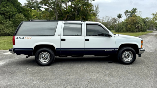 The absurdly overbuilt family car only Detroit would dare make