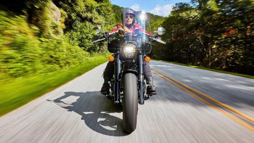 10 most comfortable cruisers for city rides and highway trips