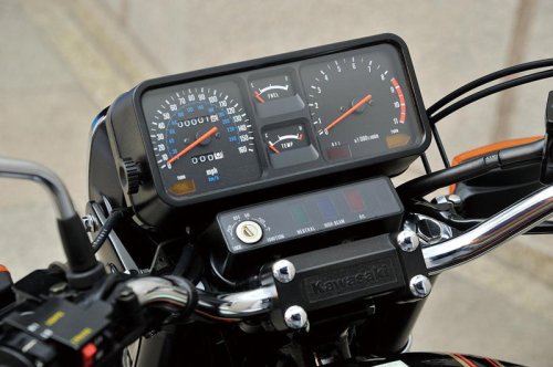 カワサキ「Z1300」｜「Z1の次」を狙って造られた6気筒のモンスターZ【KAWASAKI Z大全】