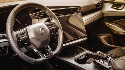 7 plazas, más de 180 CV y etiqueta ECO, el SUV tipo EBRO S800 pero más deportivo ya tiene precios y son una sorpresa