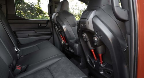 Toyota, Toyota tiene los mejores asientos para todoterreno: los monta en su pick-up más grande y protegen cabeza, cuello y columna vertebral