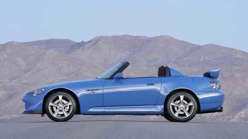 The Japanese sports car that embarrasses Porsche owners on track