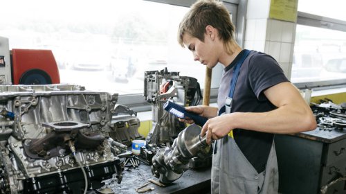 What causes an engine to seize and can it be fixed?